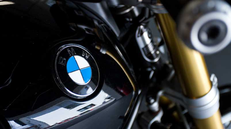 BMW Tank-Nahaufnahme in der Motorrad Werkstatt Dattenberg